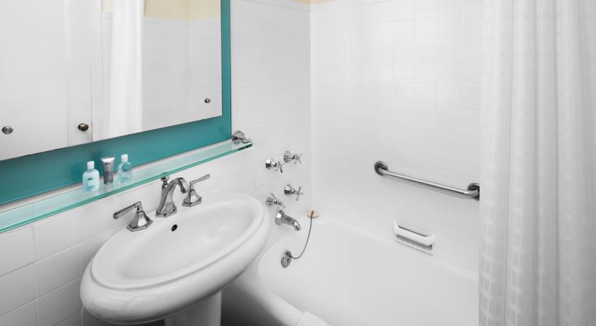 Wyndham New Yorker Hotel