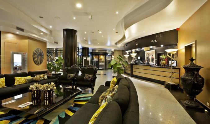 Receptie en loungevan Hotel Mundial in Lissabon