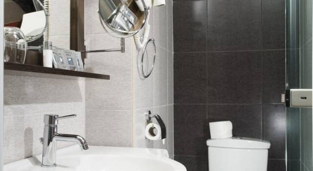 Badkamer van Honest Budapest by Chic & Basic