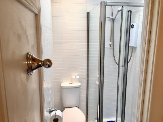 Badkamer van een tweepersoonskamer van Guest House Pilrig in Edinburgh