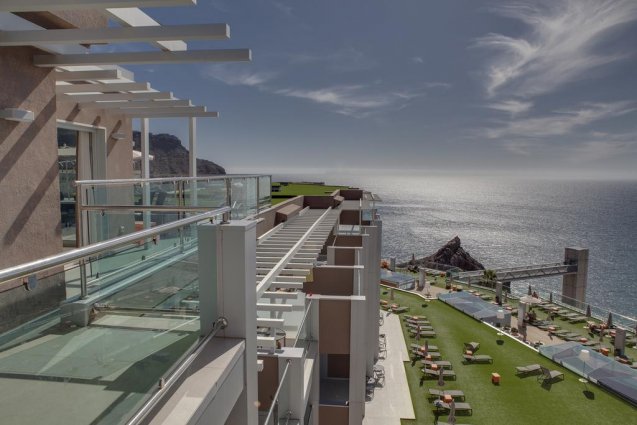 Terras en uitzicht van Hotel Riviera Vista op Gran Canaria